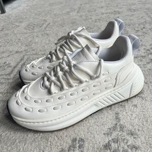 Bottega Veneta Speedster sneakers - like new! Sz 38